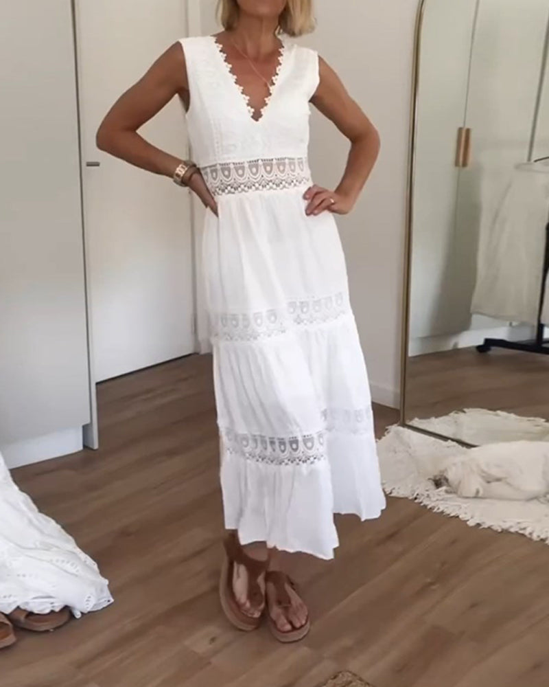 Serena | Chic Lace V-Neck Dress
