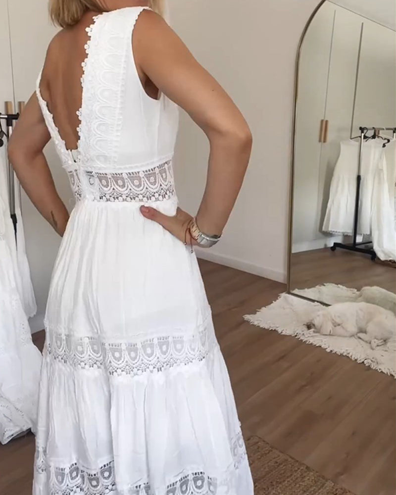 Serena | Chic Lace V-Neck Dress