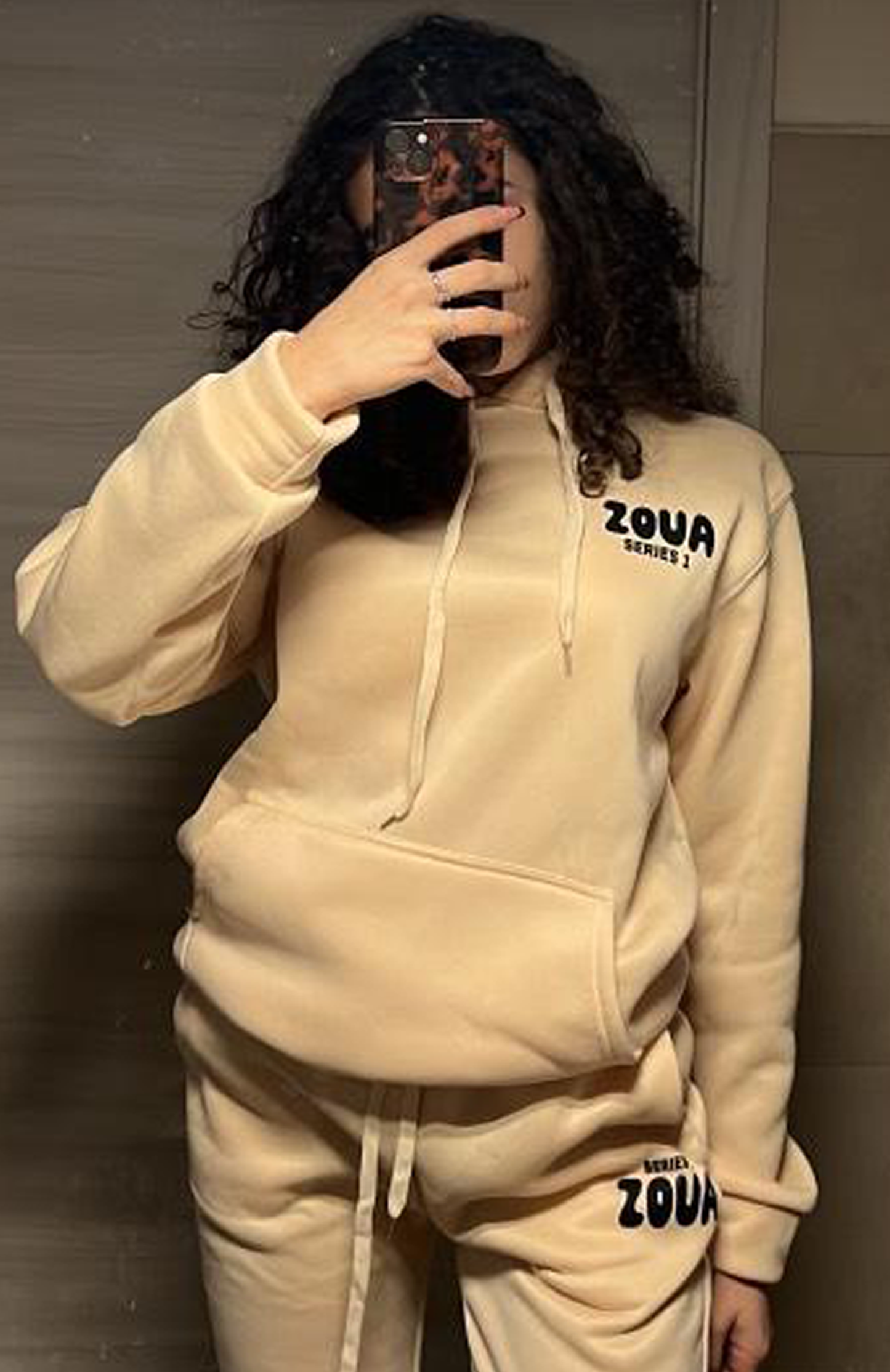 Zoua Hoodie mit KOSTENLOSER Jogginghose