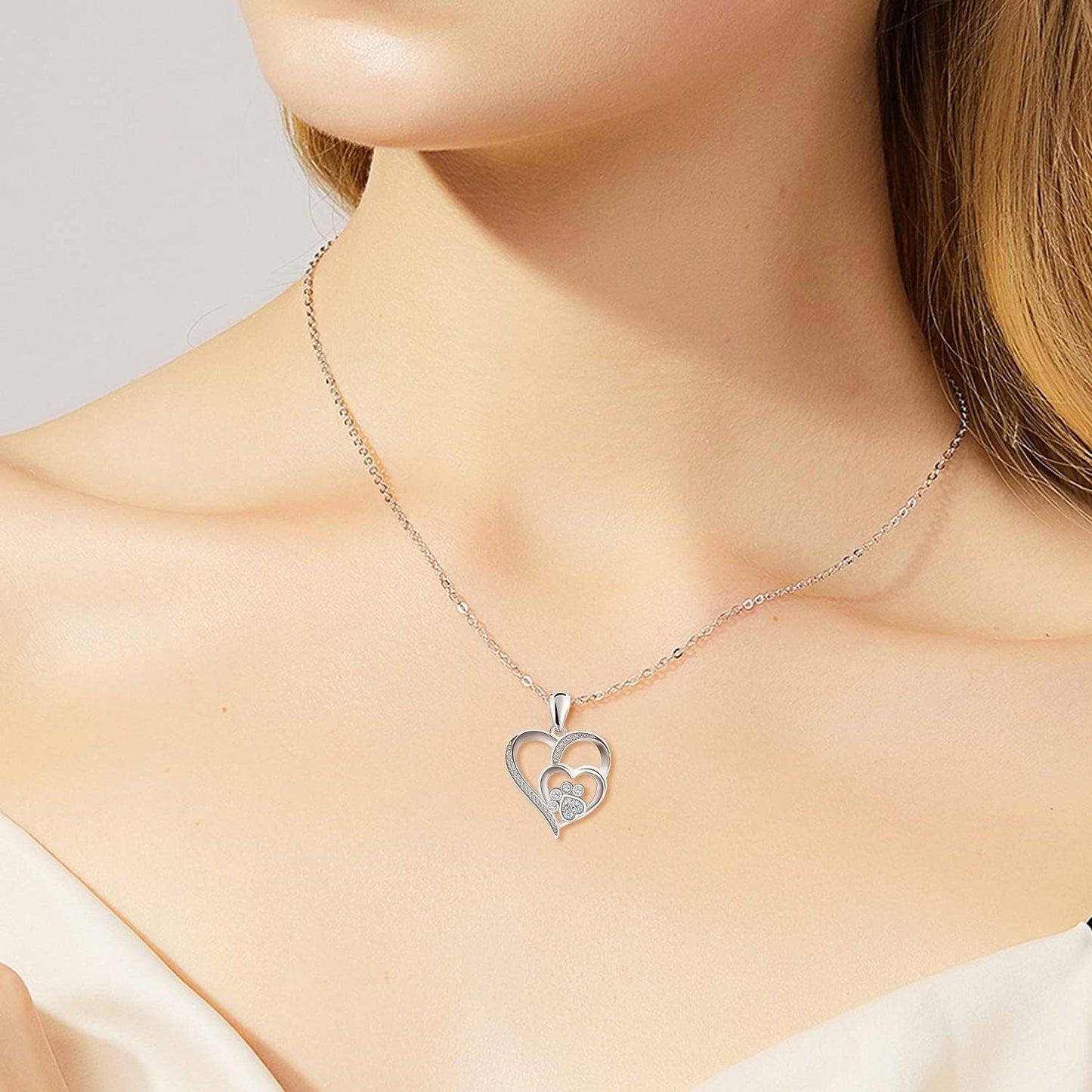 Zahira™ | Silver Necklace Paw Print & Heart with Zirconia Stones