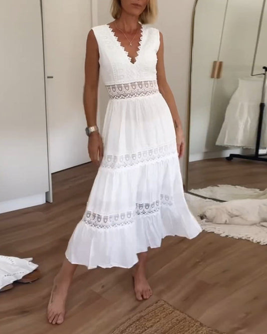 Serena | Chic Lace V-Neck Dress