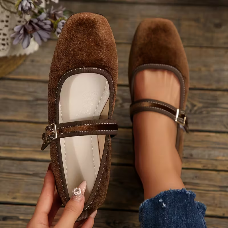 BelleRue | Vintage Mary Jane Square-Toe Flats